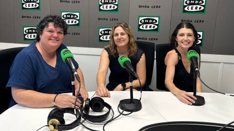 Cristina Palaz&oacute;n y Amparo Zapata, directora y jefa de estudios de la Escuela Oficial Idiomas de Benidorm.