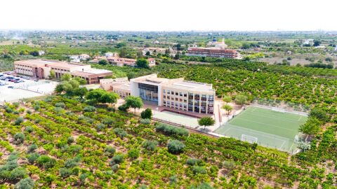 Colegio &Aacute;gora Lled&oacute; International School. 
