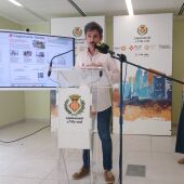 El concejal de Salud y Servicios Sociales, Toni Marín, ha presentado el Campamento Digital. 