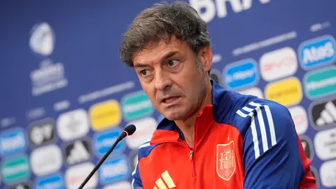 Santi Denia: "Queremos ser primeros de grupo" Santi Denia: "Queremos ser primeros de grupo"