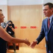 Cristina Valido, dipùtada de Coalición Canaria en el Congreso y Pedro Sánchez, presidente del Gobierno de España