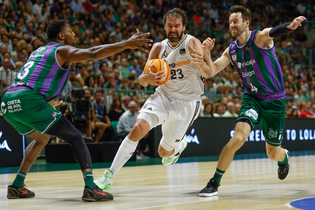 El Real Madrid supera a Unicaja y se mete en la final El Real Madrid supera a Unicaja y se mete en la final