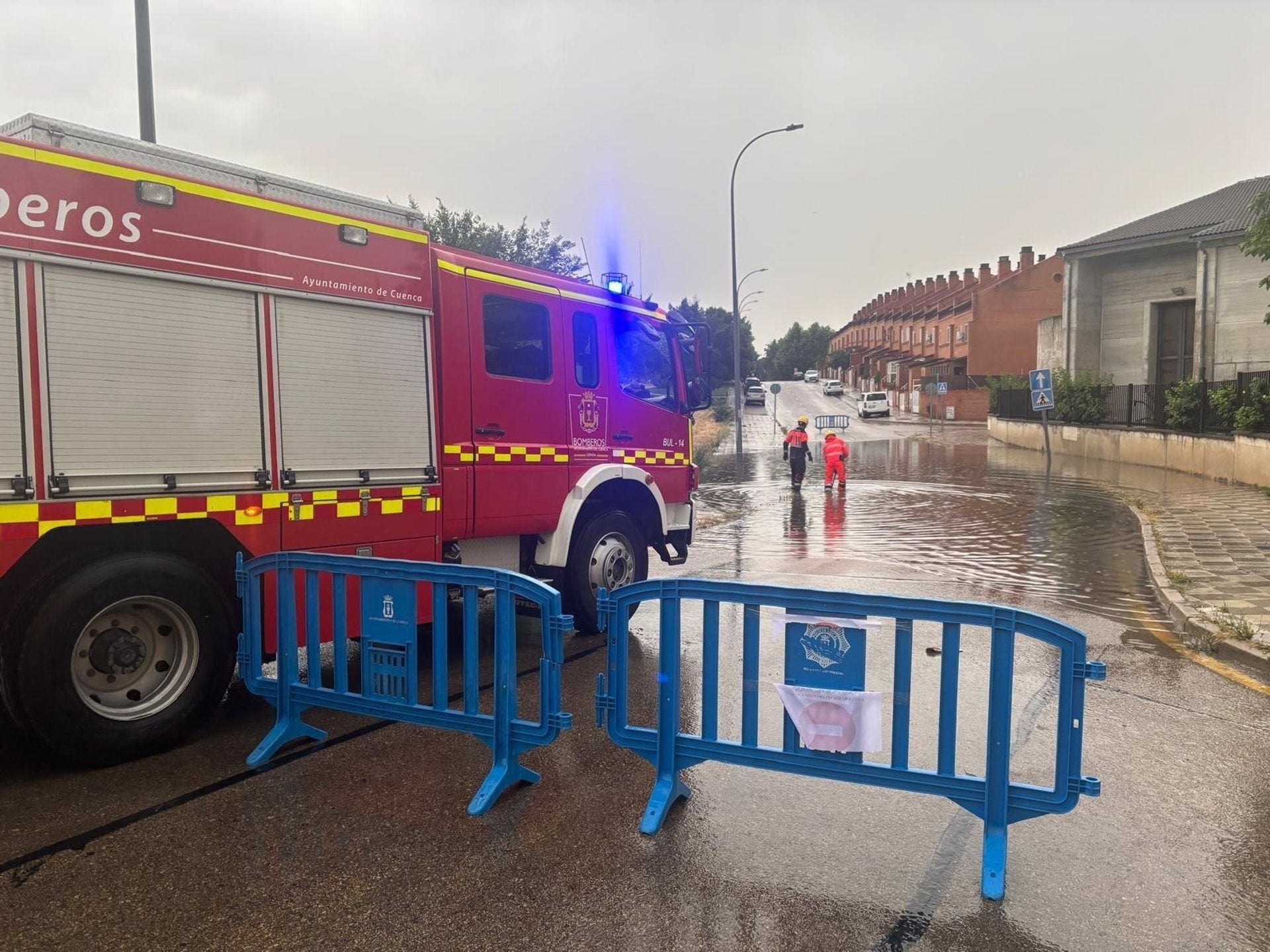 Goteras y achiques de agua en Cuenca tras otra tromba de agua Goteras y achiques de agua en Cuenca tras otra tromba de agua