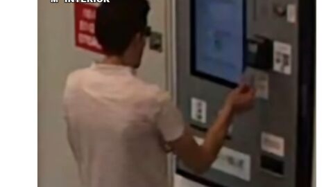 Rouba unha carteira para obter tarxetas de lavado que revendeu