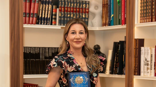 Eva García Sáenz de Urturi y su nueva novela El Camino del Padre Eva García Sáenz de Urturi y su nueva novela El Camino del Padre