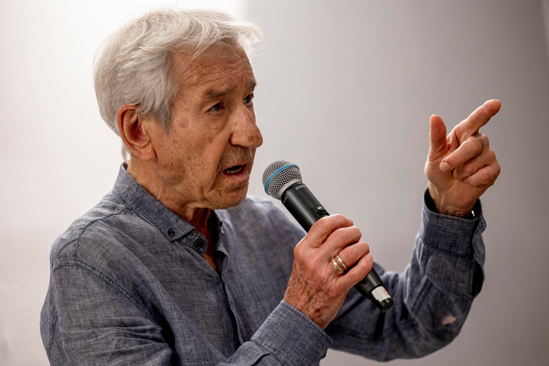 José Sacristán carga contra el PSOE: "Es vergonzoso, terrible y lamentable, lo que está pasando no se soluciona pidiendo perdón" José Sacristán carga contra el PSOE: "Es vergonzoso, terrible y lamentable, lo que está pasando no se soluciona pidiendo perdón"