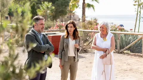 El Ayuntamiento pone en marcha un proyecto piloto de riego de jardines con agua regenerada en las zonas verdes del entorno del Peñón del Cuervo El Ayuntamiento pone en marcha un proyecto piloto de riego de jardines con agua regenerada en las zonas verdes del entorno del Peñón del Cuervo