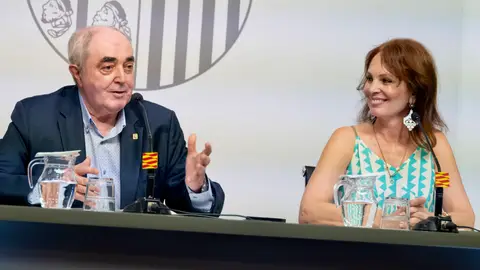 La directora general de Comercio, Ferias y Artesanía, Carmen Herrarte, ha presentado el Plan Renove de electrodomésticos junto al presidente del Consejo Aragonés de Cámaras, Manuel Rodríguez Chesa La directora general de Comercio, Ferias y Artesanía, Carmen Herrarte, ha presentado el Plan Renove de electrodomésticos junto al presidente del Consejo Aragonés de Cámaras, Manuel Rodríguez Chesa