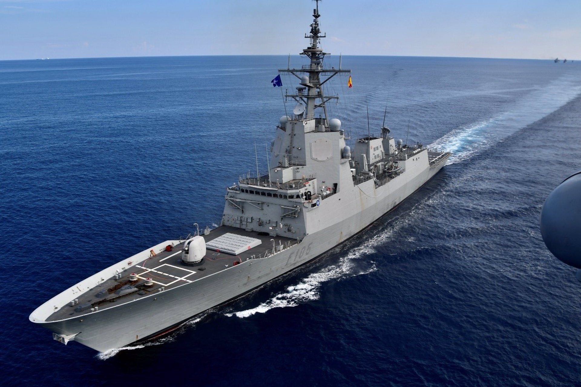 La fragata Cristóbal Colón de la Armada Española hace escala en el Puerto de Santander La fragata Cristóbal Colón de la Armada Española hace escala en el Puerto de Santander