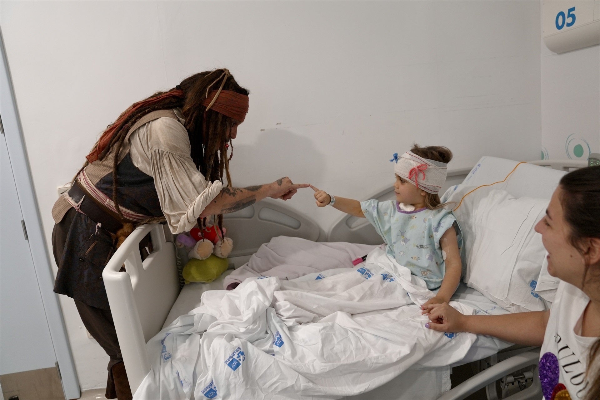 El lado más humano de Johnny Depp: visita a los niños del Hospital Niño Jesús El lado más humano de Johnny Depp: visita a los niños del Hospital Niño Jesús