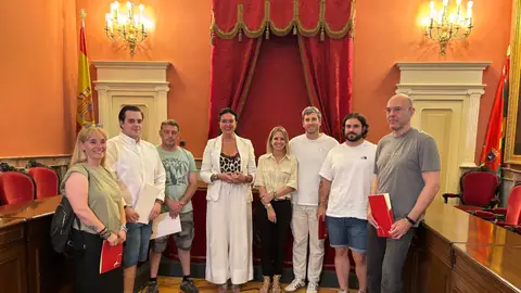 El Ayuntamiento de Huesca y las peñas renuevan su colaboración para San Lorenzo El Ayuntamiento de Huesca y las peñas renuevan su colaboración para San Lorenzo