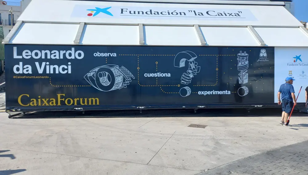 Exterior de la carpa de la exposición Exterior de la carpa de la exposición