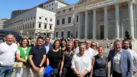 Alcaldes de Ourense reivindican en Madrid solucións a asfixia financieira local Alcaldes de Ourense reivindican en Madrid solucións a asfixia financieira local
