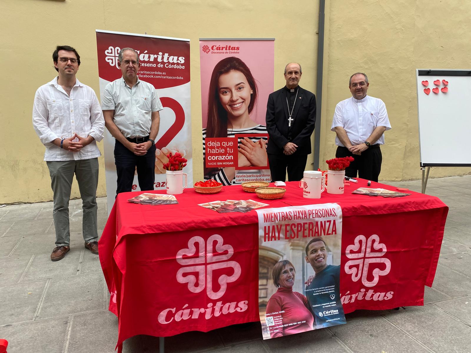 Cáritas Diocesana celebra su cuestación en 15 mesas con más de 100 voluntarios Cáritas Diocesana celebra su cuestación en 15 mesas con más de 100 voluntarios
