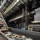 Jacarilla hace frente común con la plataforma vecinal 'No así' contra la ubicación de la planta comarcal de basuras en la finca 'La Estafeta' Jacarilla hace frente común con la plataforma vecinal 'No así' contra la ubicación de la planta comarcal de basuras en la finca 'La Estafeta'