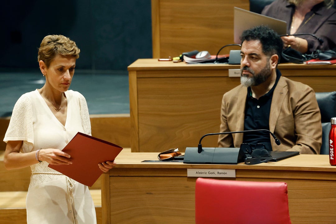 Chivite asegura que no tiene "ningún argumento para dimitir" como presidenta de Navarra: "No mezclemos las cosas" Chivite asegura que no tiene "ningún argumento para dimitir" como presidenta de Navarra: "No mezclemos las cosas"