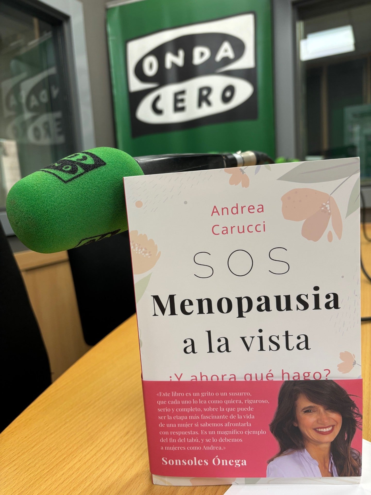 "SOS Menopausia, ¿y ahora qué hago?" "SOS Menopausia, ¿y ahora qué hago?"