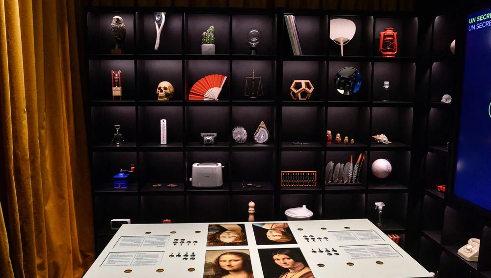 Interior de la carpa de la exposición Interior de la carpa de la exposición