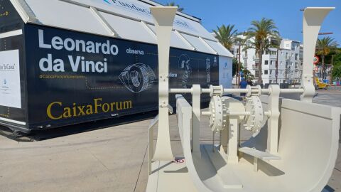 La exposici&oacute;n est&aacute; en la Plaza de Sa Riba de la ciudad de Ibiza