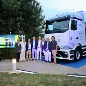 Gran acogida para las nuevas cabezas tractoras de Mercedes-Benz: eActros 100% eléctrico y Actros L Pro Cabin presentadas por Valdisa Gran acogida para las nuevas cabezas tractoras de Mercedes-Benz: eActros 100% eléctrico y Actros L Pro Cabin presentadas por Valdisa