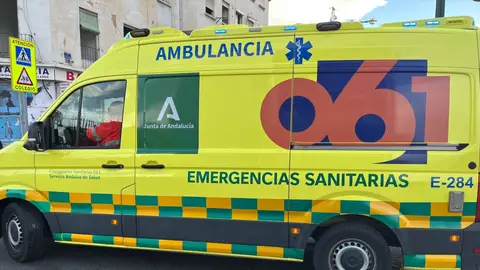 Imagen de archivo de una ambulancia de emergencias sanitarias del 061. Imagen de archivo de una ambulancia de emergencias sanitarias del 061.
