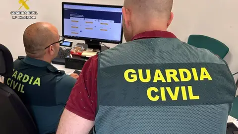 Investigados tres vecinos de Puebla de la Calzada por usar tarjetas robadas o extraviadas para hacer compras Investigados tres vecinos de Puebla de la Calzada por usar tarjetas robadas o extraviadas para hacer compras