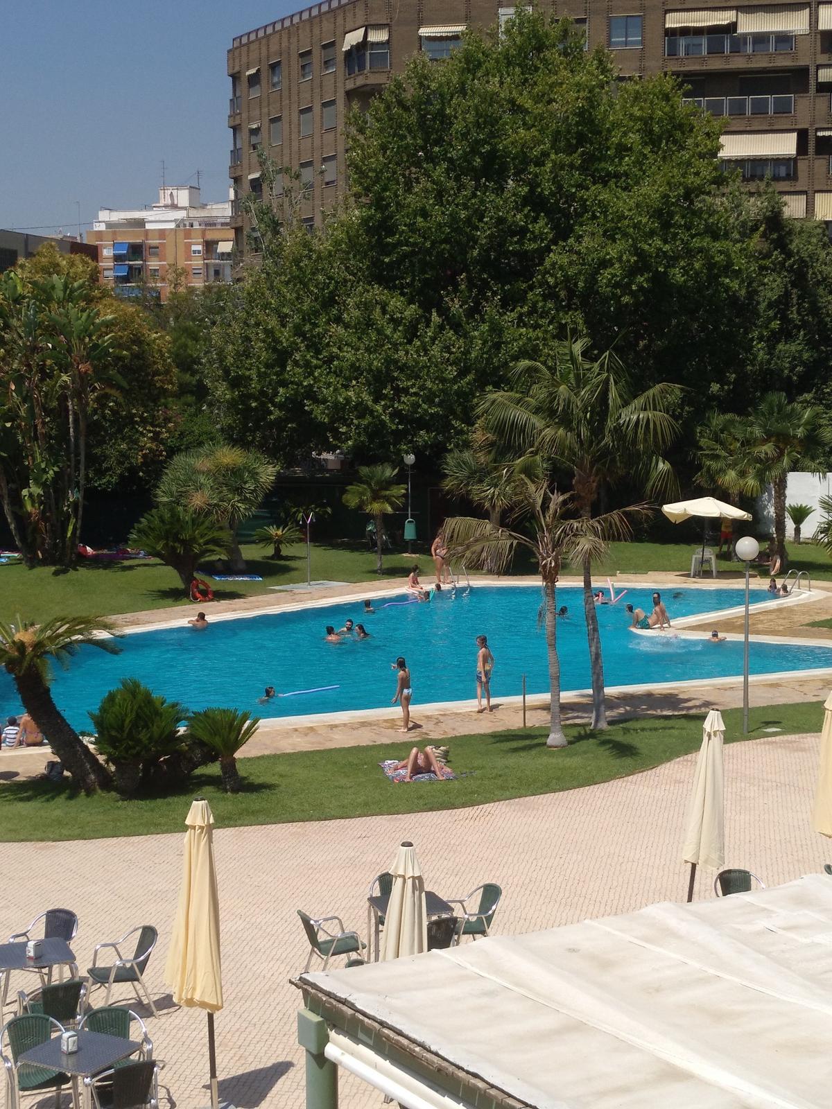 La piscina municipal La Hípica de València se suma este sábado a la oferta acuática de la ciudad La piscina municipal La Hípica de València se suma este sábado a la oferta acuática de la ciudad