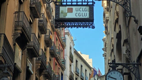 Cartell al carrer Aviny&oacute; de Barcelona