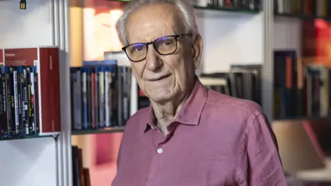 El director de cine Jaime Chávarri. El director de cine Jaime Chávarri.