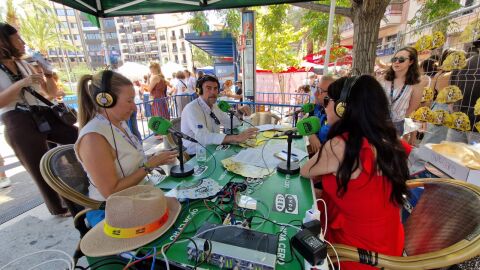 La concejala Lidia L&oacute;pez, y el alcalde, Luis Barcala, en el set de Onda Cero Alicante