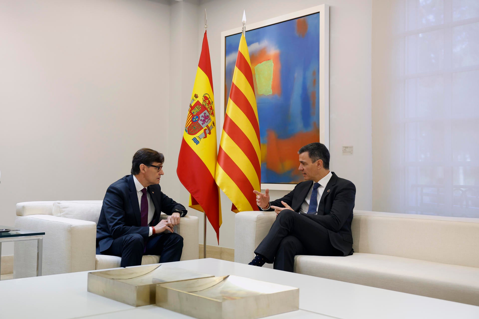Pedro Sánchez convoca a Salvador Illa para una reunión de urgencia en Moncloa Pedro Sánchez convoca a Salvador Illa para una reunión de urgencia en Moncloa