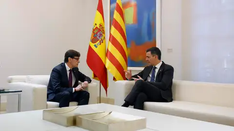 Pedro Sánchez convoca a Salvador Illa para una reunión de urgencia en Moncloa Pedro Sánchez convoca a Salvador Illa para una reunión de urgencia en Moncloa