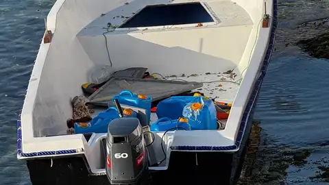 Patera llegada a Colònia de Sant Jordi (Mallorca) Patera llegada a Colònia de Sant Jordi (Mallorc