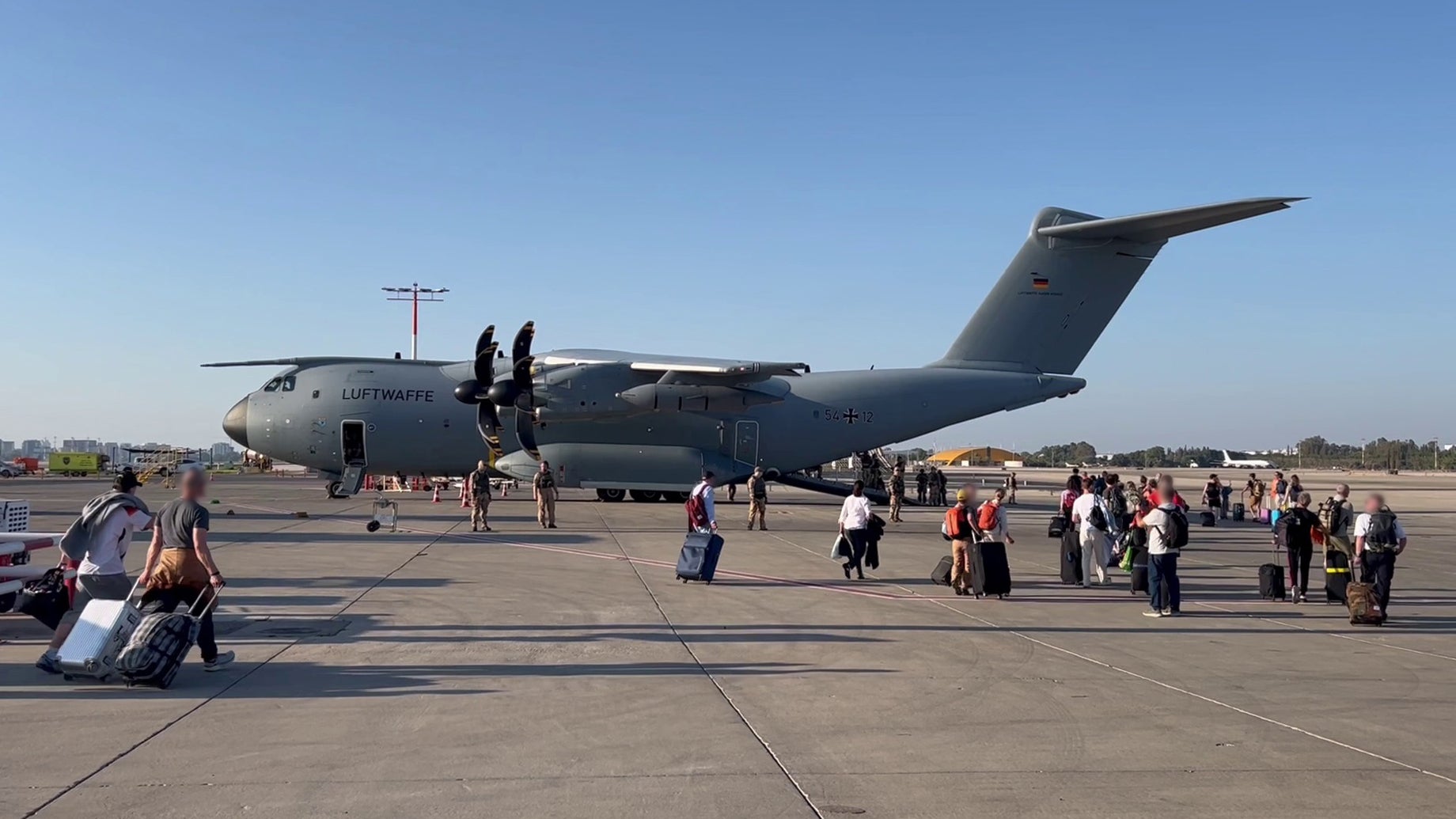Llegan a Madrid más de 200 personas evacuadas de Israel e Irán Llegan a Madrid más de 200 personas evacuadas de Israel e Irán
