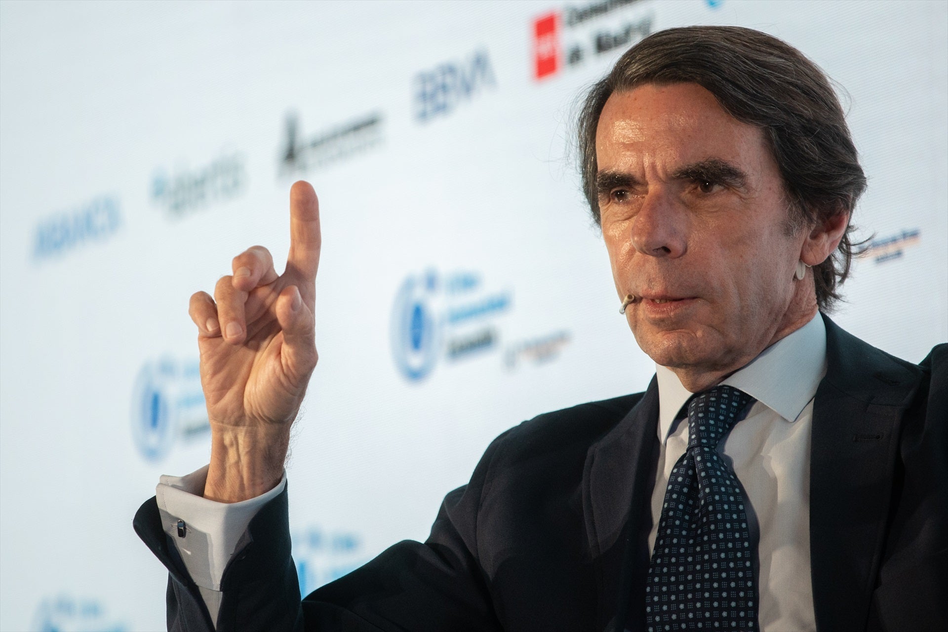 José María Aznar, sobre Sánchez: "Si adulteró sus primarias, puede alterar las generales" José María Aznar, sobre Sánchez: "Si adulteró sus primarias, puede alterar las generales"