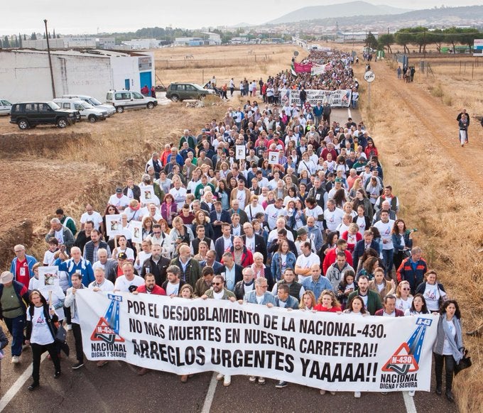 La Plataforma de la N-430 se manifestará este martes en Santa Amalia para exigir su conversión en autovía La Plataforma de la N-430 se manifestará este martes en Santa Amalia para exigir su conversión en autovía