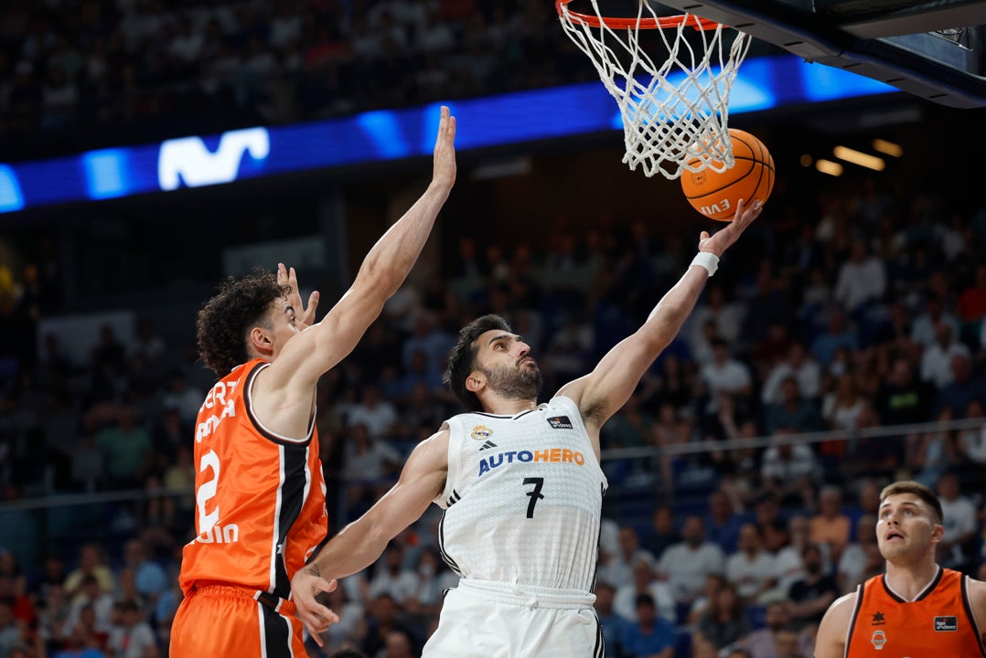 El Real Madrid se pone con 2-0 de ventaja sobre Valencia Basket El Real Madrid se pone con 2-0 de ventaja sobre Valencia Basket
