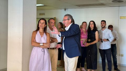 La consellera de Hacienda de la Generalitat, Ruth Merino, ha visitado hoy las instalaciones junto al alcalde de Benidorm, Toni P&eacute;rez.