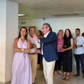 La consellera de Hacienda de la Generalitat, Ruth Merino, ha visitado hoy las instalaciones junto al alcalde de Benidorm, Toni Pérez.