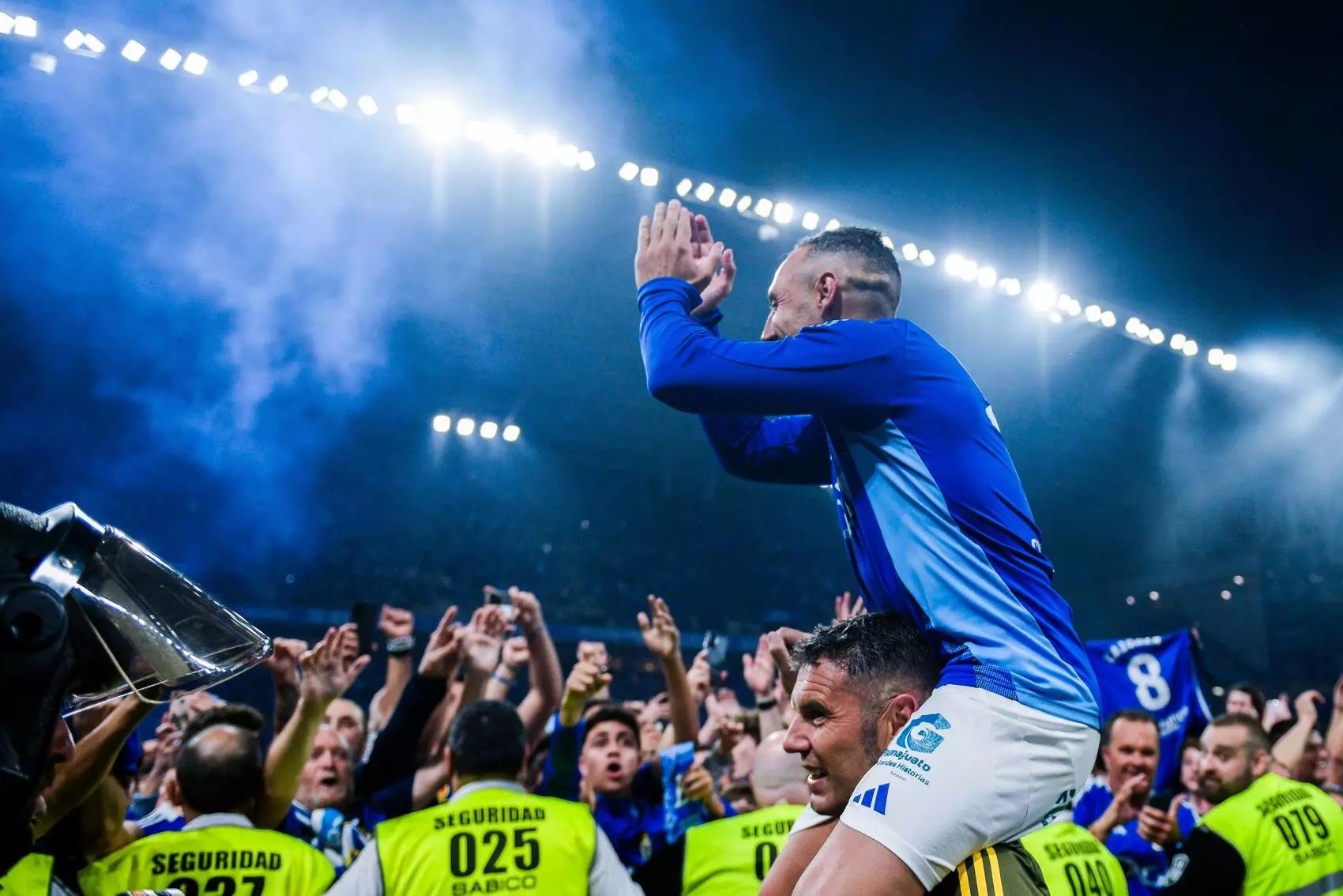 Santi Cazorla pone rostro al ascenso Santi Cazorla pone rostro al ascenso