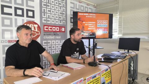Alfredo Nieto y Víctor Manuel Arias en la rueda de prensa
