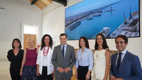 Moreno Bonilla anuncia 15 millones de euros para avanzar en la integración del Puerto de Almería en la ciudad Moreno Bonilla anuncia 15 millones de euros para avanzar en la integración del Puerto de Almería en la ciudad
