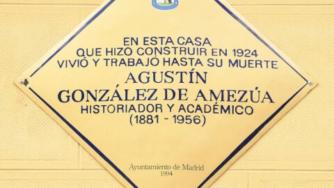 Placa de Agust&iacute;n Gonz&aacute;lez de Amez&uacute;a