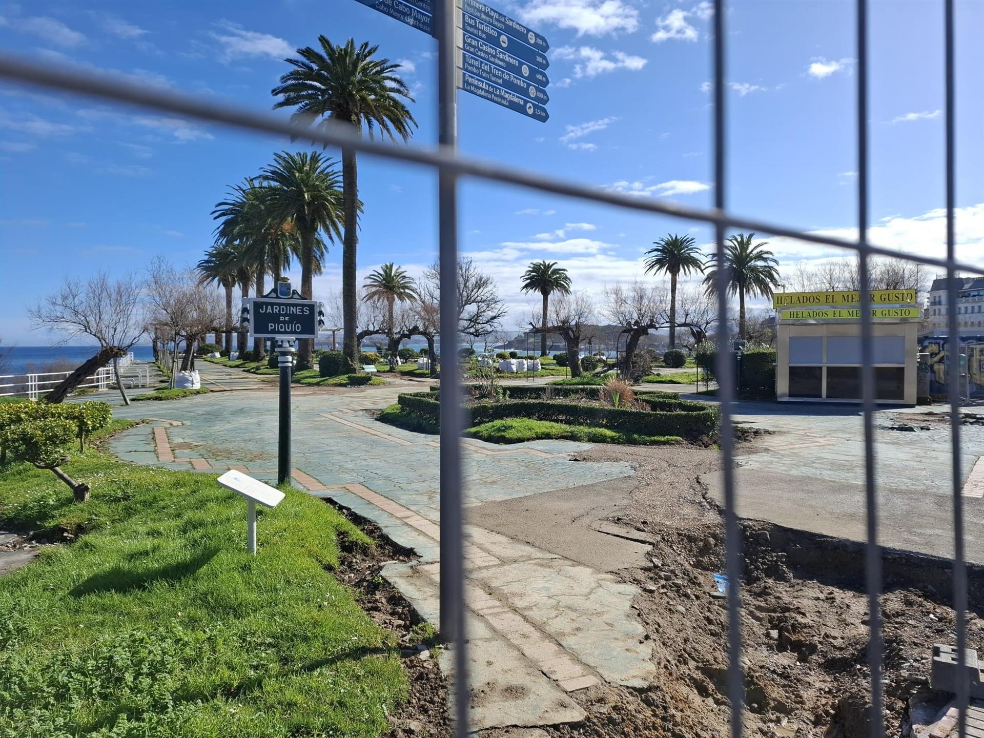 Las obras de los Jardines de Piquío se extenderán hasta principios de septiembre Las obras de los Jardines de Piquío se extenderán hasta principios de septiembre