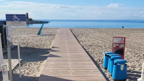 Los municipios costeros de la Marina Baixa contarán con nuevas pasarelas de madera este verano Los municipios costeros de la Marina Baixa contarán con nuevas pasarelas de madera este verano