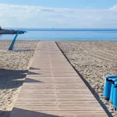 Los municipios costeros de la Marina Baixa contarán con nuevas pasarelas de madera este verano Los municipios costeros de la Marina Baixa contarán con nuevas pasarelas de madera este verano