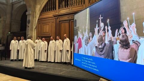 Concierto del Misterí d’Elx en la iglesia de Saint-Étienne-du-Mont de París.