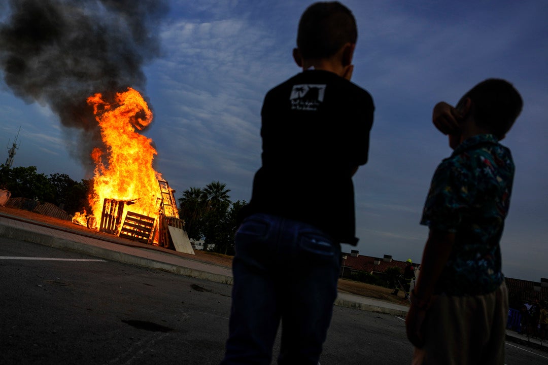 Herido grave un bebé de un mes por un petardo durante la verbena de San Juan en un municipio de Barcelona Herido grave un bebé de un mes por un petardo durante la verbena de San Juan en un municipio de Barcelona