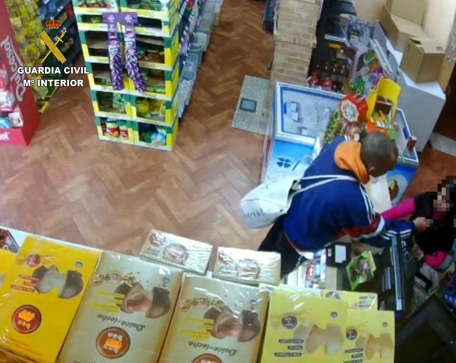 Detienen al autor de varios intentos de robo con intimidación en Tomelloso Detienen al autor de varios intentos de robo con intimidación en Tomelloso