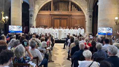 Concierto de la Capella y la Escolan&iacute;a del Misteri d'Elx en la iglesia de Saint &Eacute;tienne du Mont de Par&iacute;s.